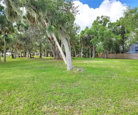 102 17th Street NE Bradenton FL 34208