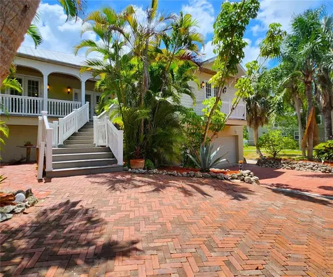 102 17th Street NE Bradenton FL 34208