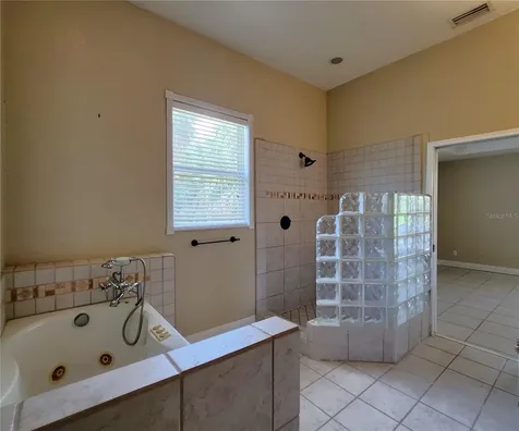 102 17th Street NE Bradenton FL 34208