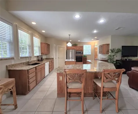 102 17th Street NE Bradenton FL 34208