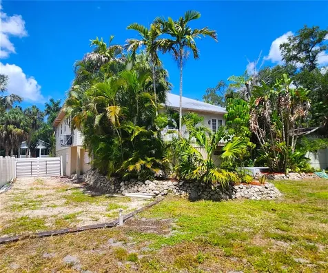 102 17th Street NE Bradenton FL 34208