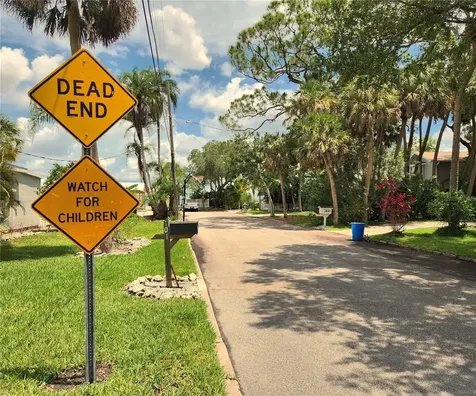 102 17th Street NE Bradenton FL 34208