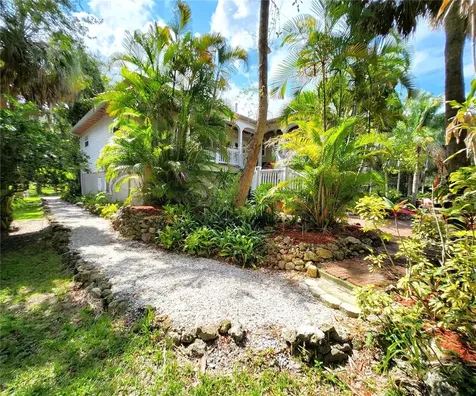 102 17th Street NE Bradenton FL 34208