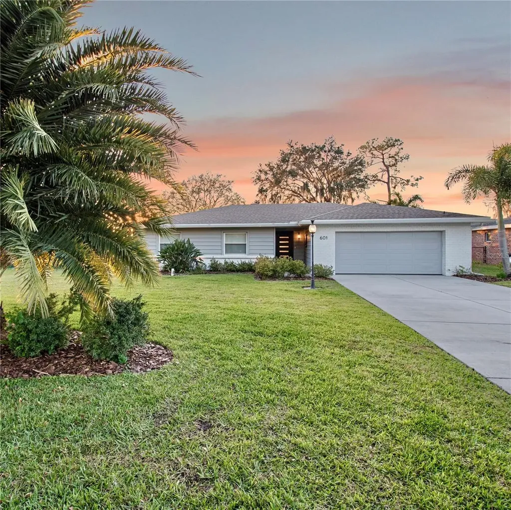 601 Lake Pansy Drive NW Winter Haven FL 33881