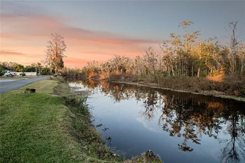 601 Lake Pansy Drive NW Winter Haven FL 33881