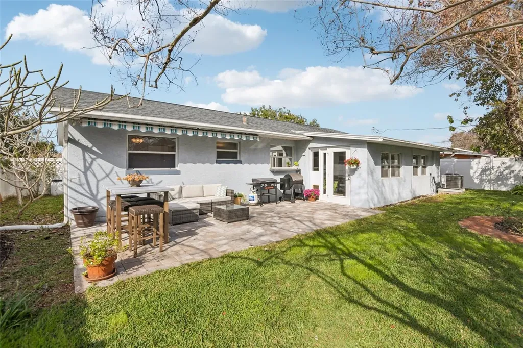 1945 59th Street N St Petersburg FL 33710