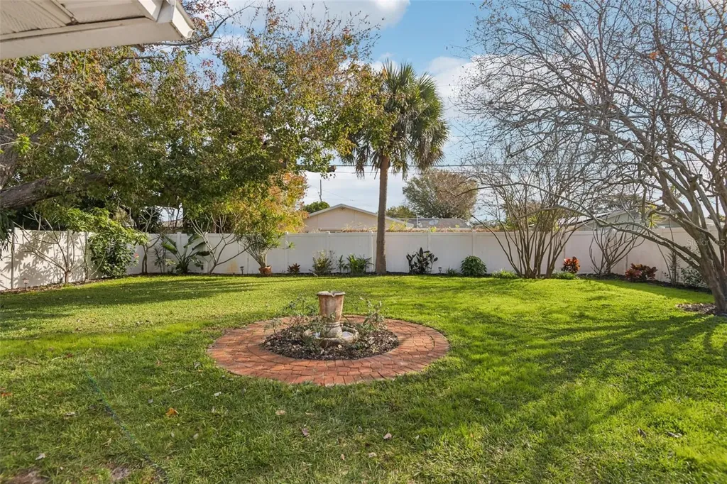 1945 59th Street N St Petersburg FL 33710