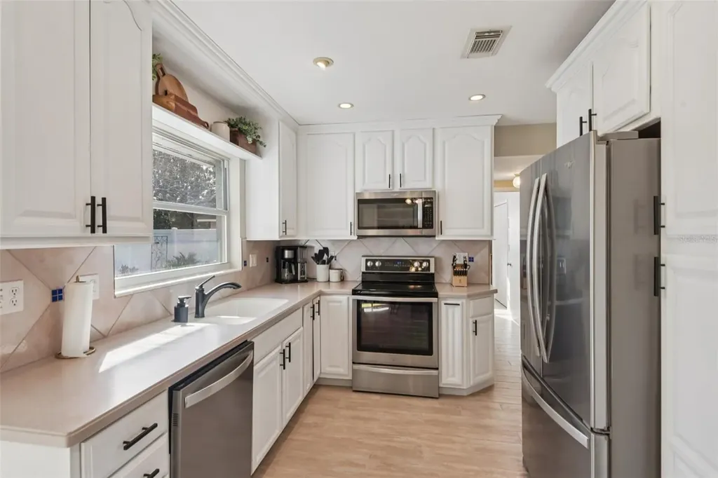 1945 59th Street N St Petersburg FL 33710