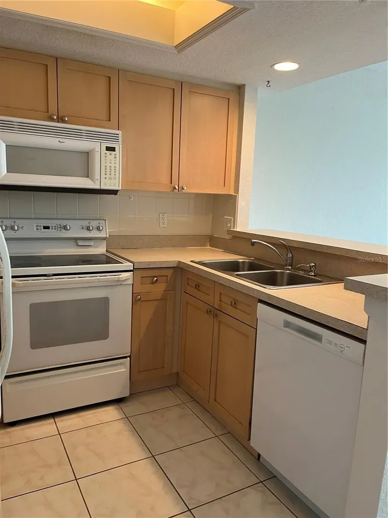 116 Brent Circle Oldsmar FL 34677
