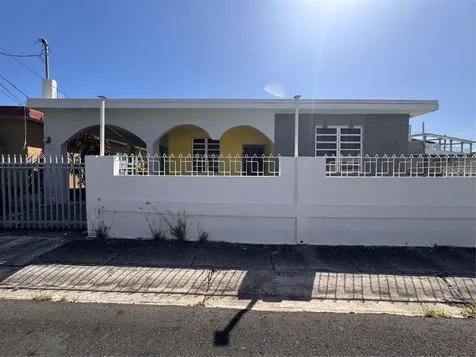 737(M-33), 3 Street Llanos Del Sur Ponce PR 00730