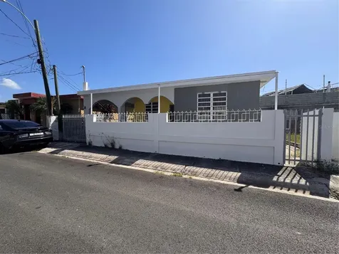 737(M-33), 3 Street Llanos Del Sur Ponce PR 00730