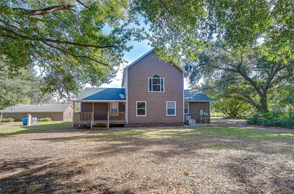 3719 Moores Lake Road Dover FL 33527