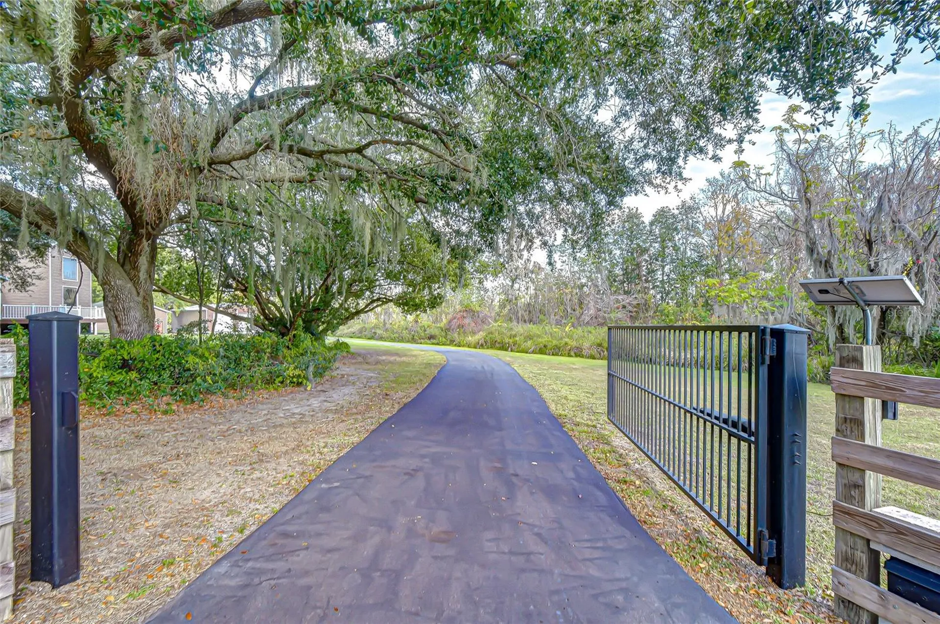 3719 Moores Lake Road Dover FL 33527