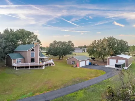 3719 Moores Lake Road Dover FL 33527