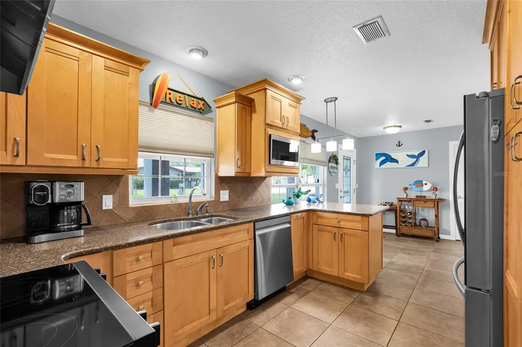 4121 S Roosevelt Point Homosassa FL 34448