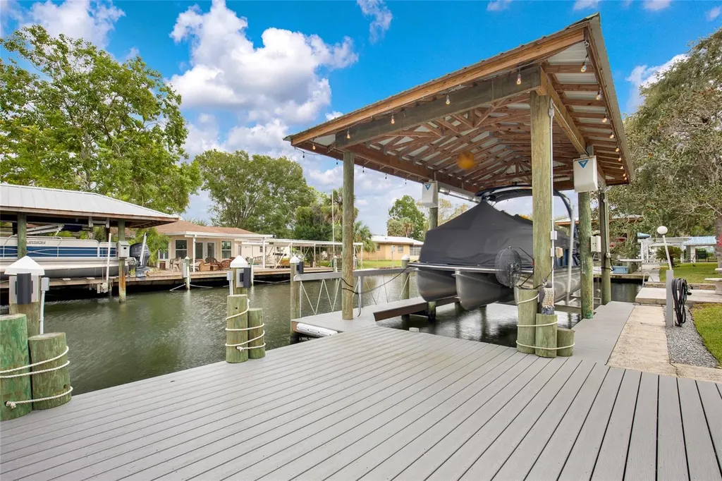 4121 S Roosevelt Point Homosassa FL 34448