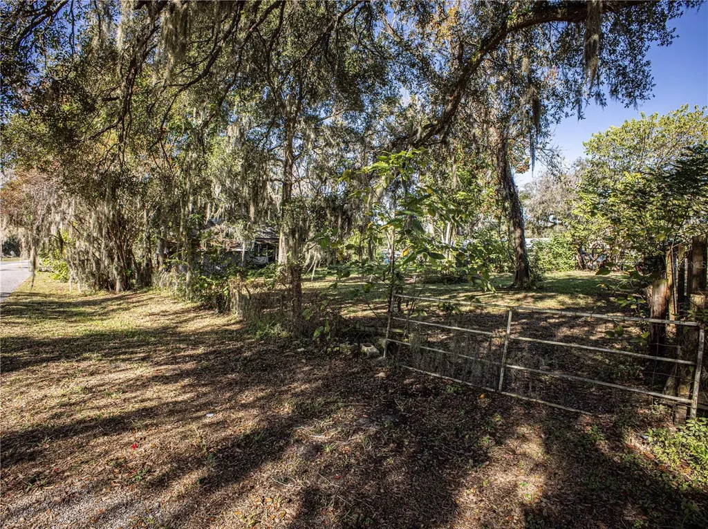 2440 Cr 522 Sumterville FL 33585