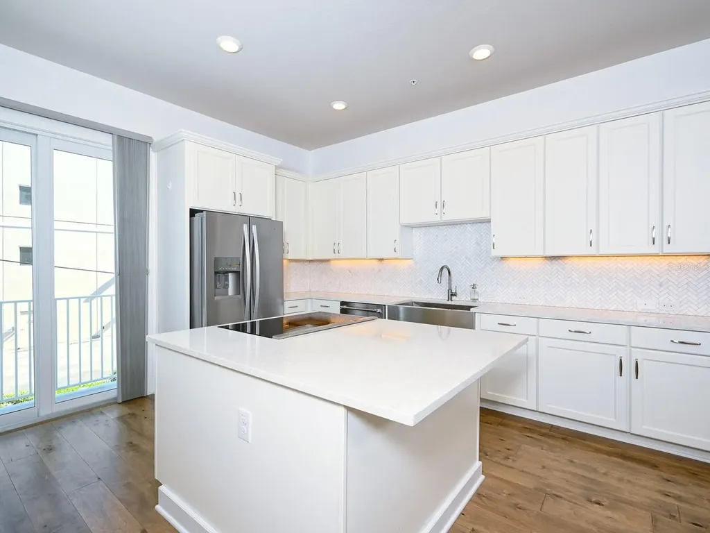 516 Laurel Park Drive Sarasota FL 34236