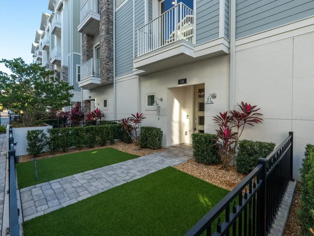 516 Laurel Park Drive Sarasota FL 34236