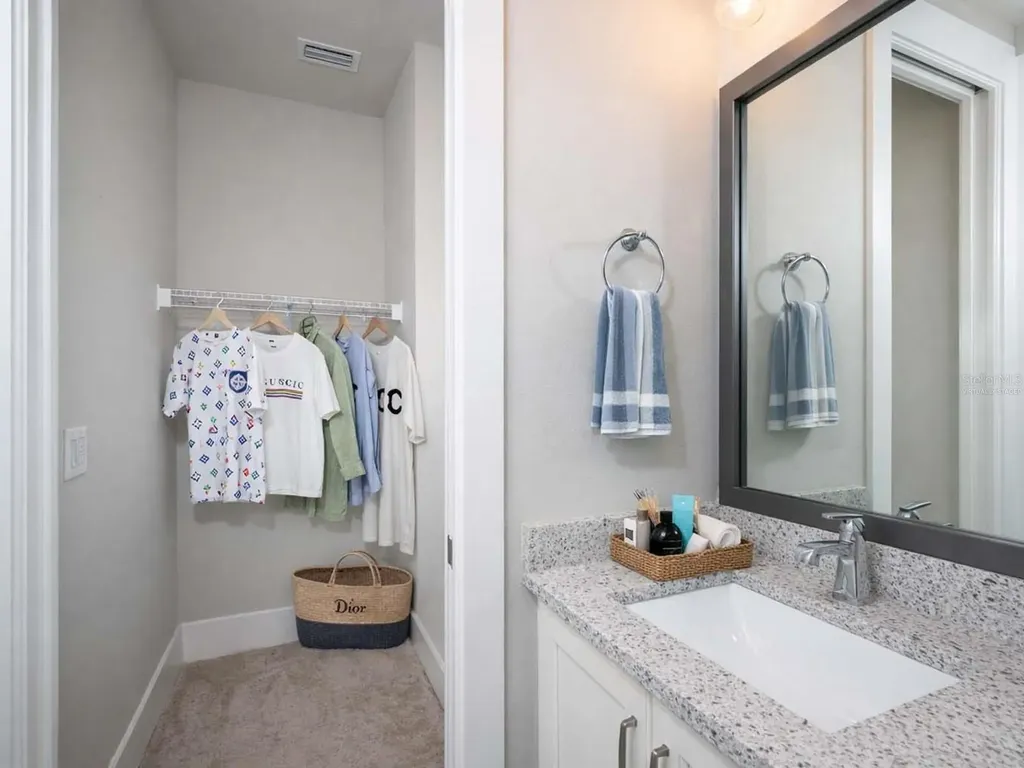 516 Laurel Park Drive Sarasota FL 34236