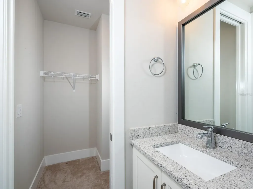 516 Laurel Park Drive Sarasota FL 34236