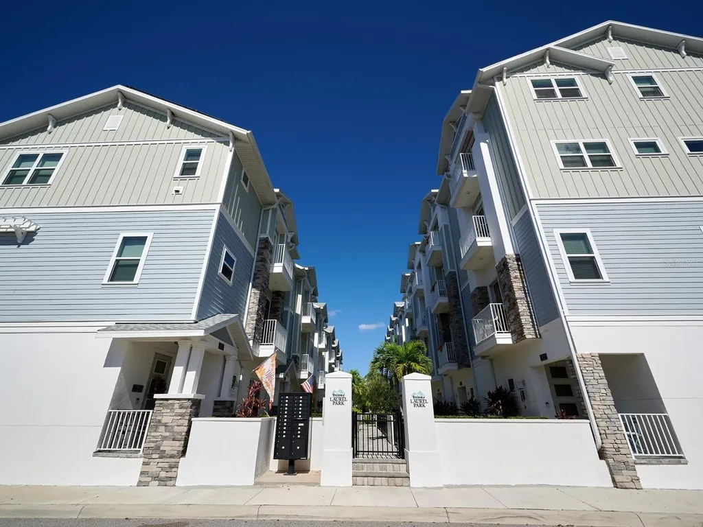 516 Laurel Park Drive Sarasota FL 34236