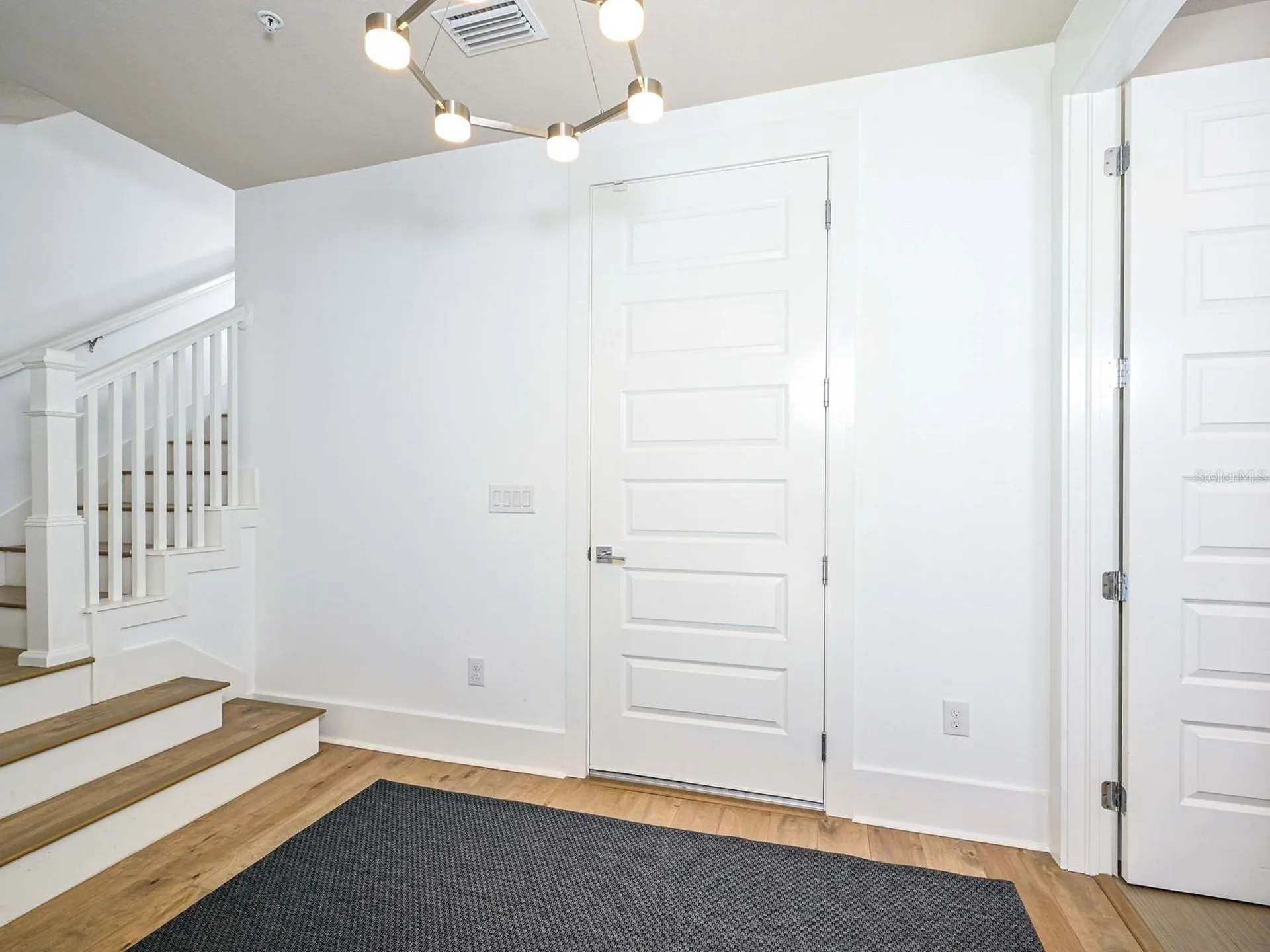 516 Laurel Park Drive Sarasota FL 34236