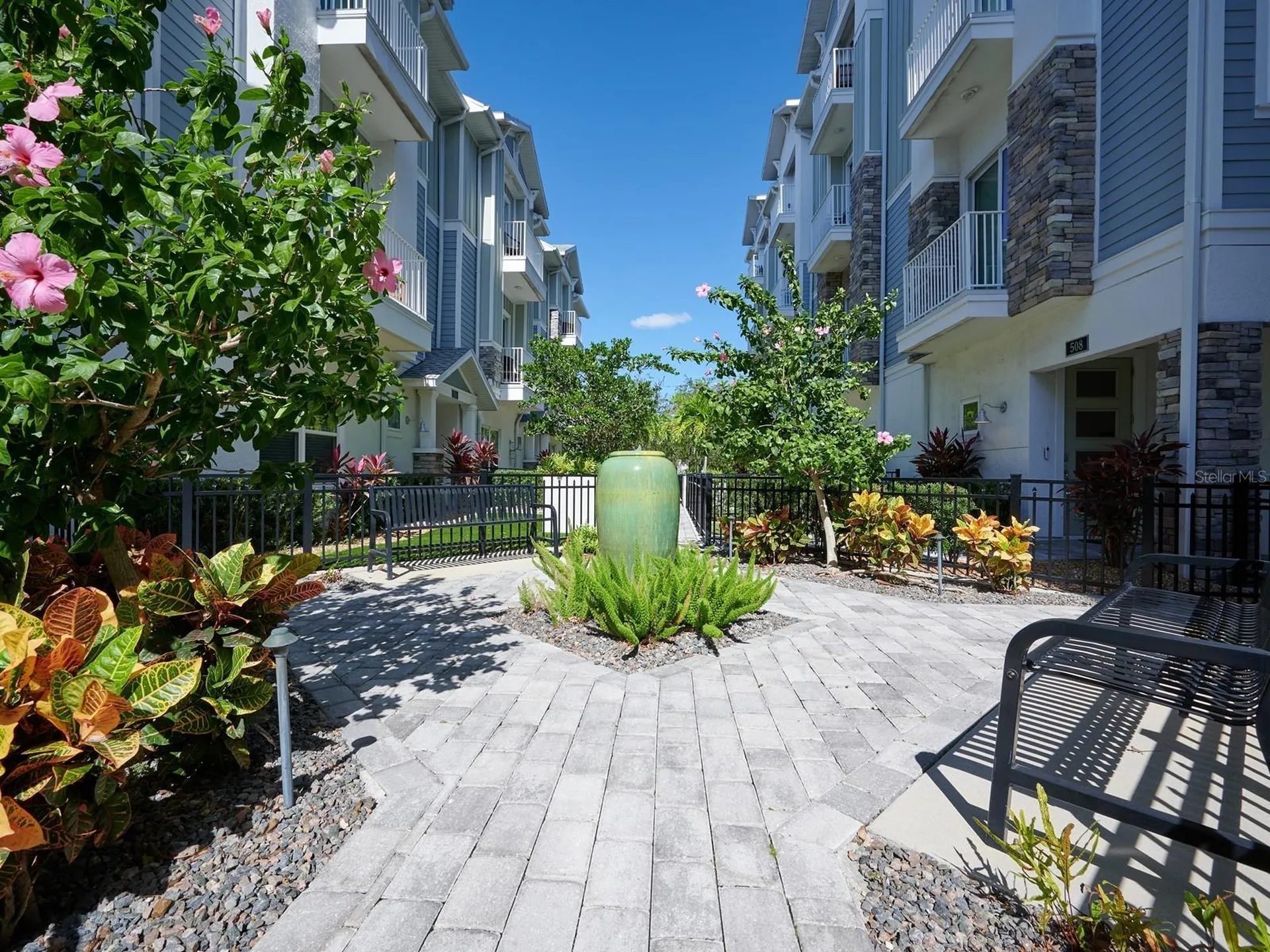 516 Laurel Park Drive Sarasota FL 34236