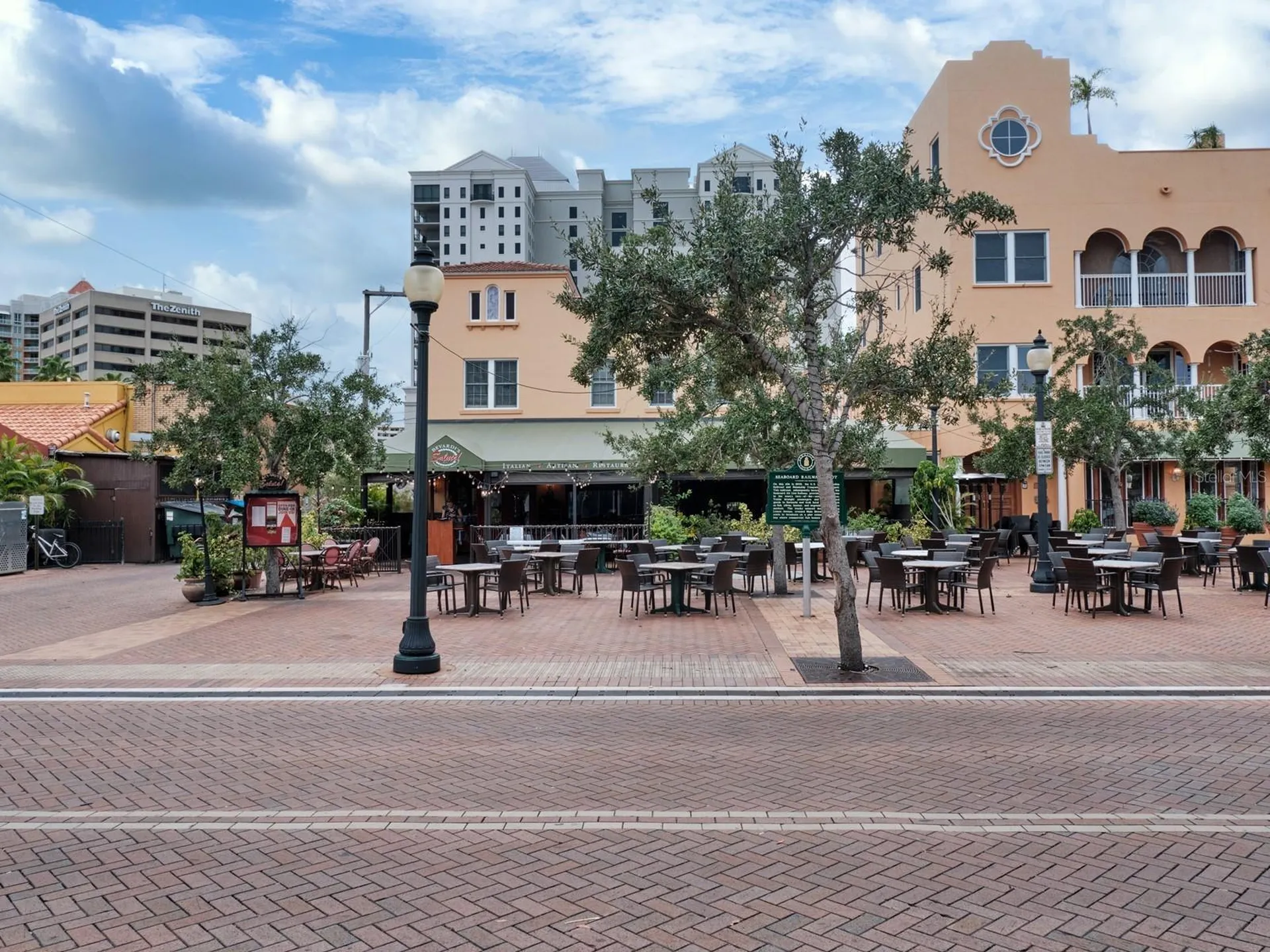 516 Laurel Park Drive Sarasota FL 34236