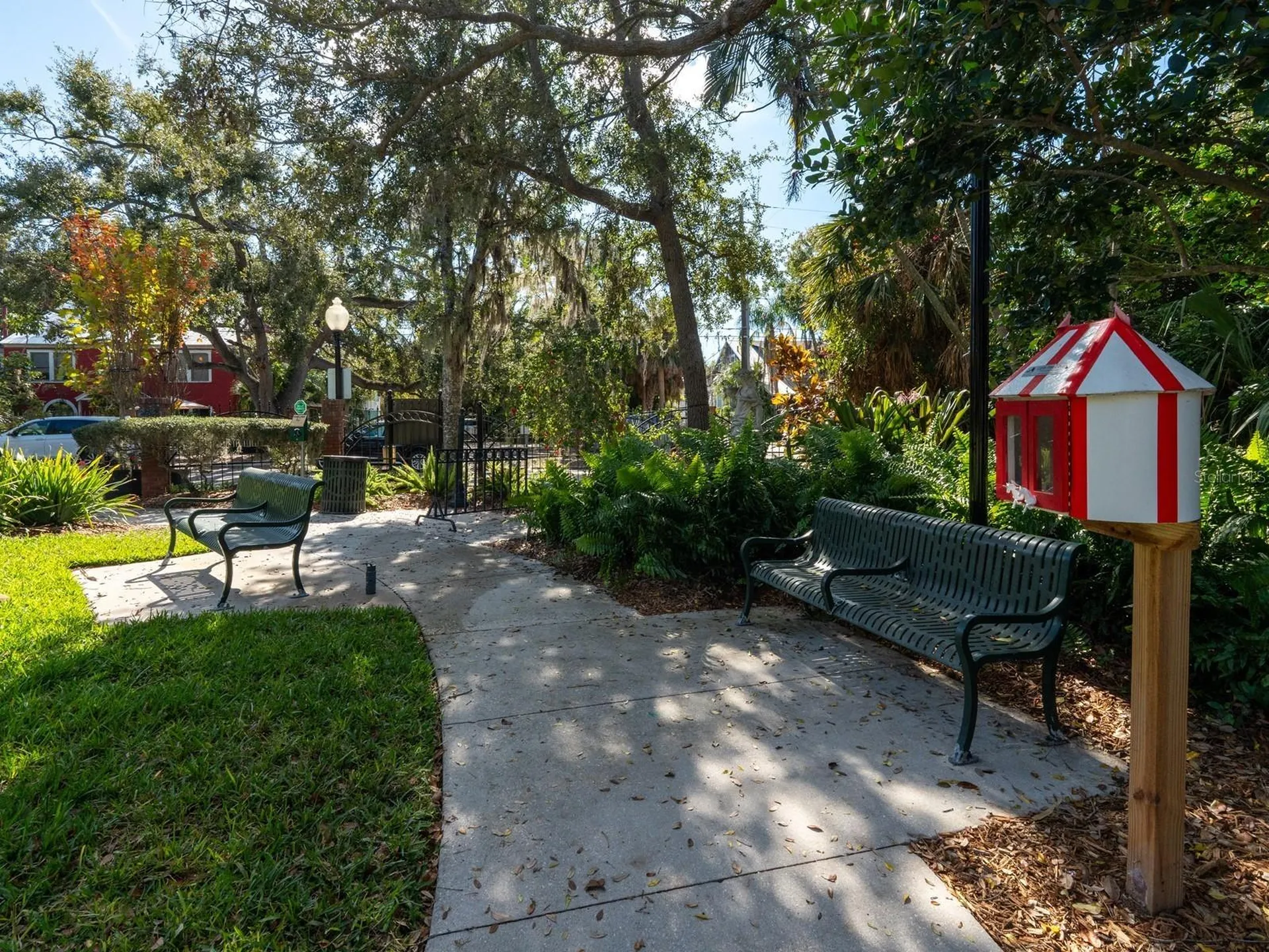 516 Laurel Park Drive Sarasota FL 34236