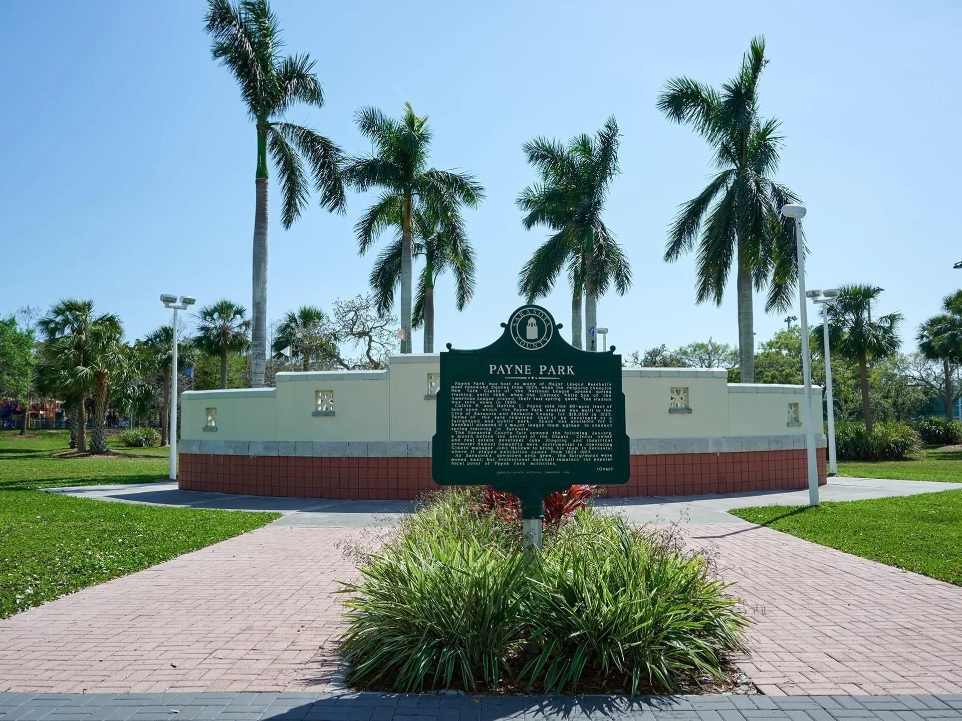 516 Laurel Park Drive Sarasota FL 34236