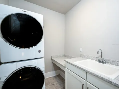 516 Laurel Park Drive Sarasota FL 34236
