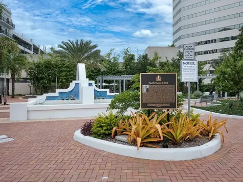 516 Laurel Park Drive Sarasota FL 34236
