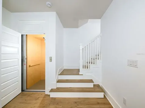 516 Laurel Park Drive Sarasota FL 34236