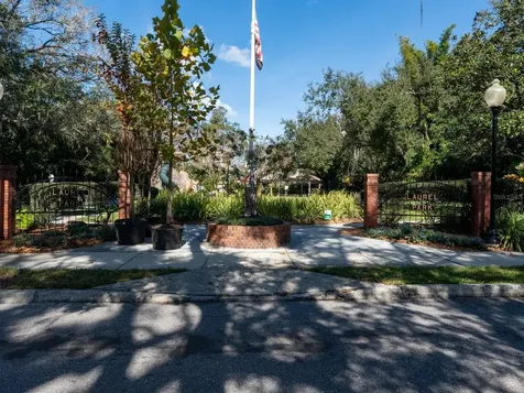 516 Laurel Park Drive Sarasota FL 34236