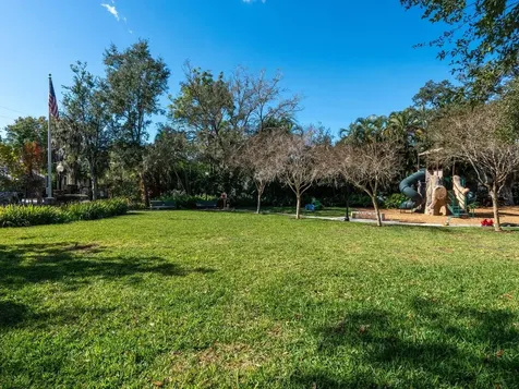 516 Laurel Park Drive Sarasota FL 34236
