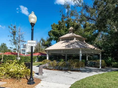 516 Laurel Park Drive Sarasota FL 34236
