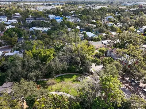 516 Laurel Park Drive Sarasota FL 34236