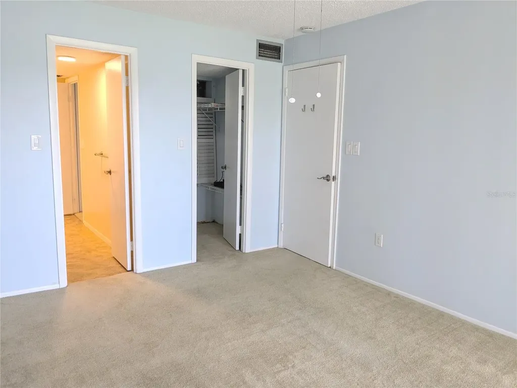 3739 Lake Bayshore Drive Bradenton FL 34205