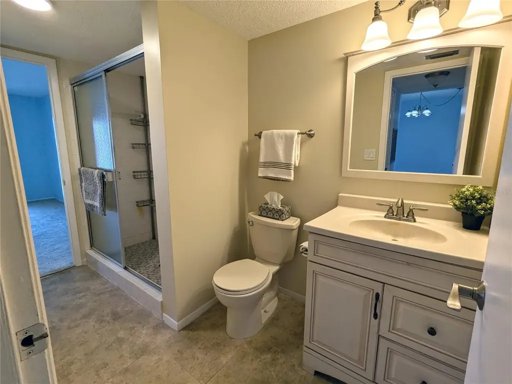 3739 Lake Bayshore Drive Bradenton FL 34205