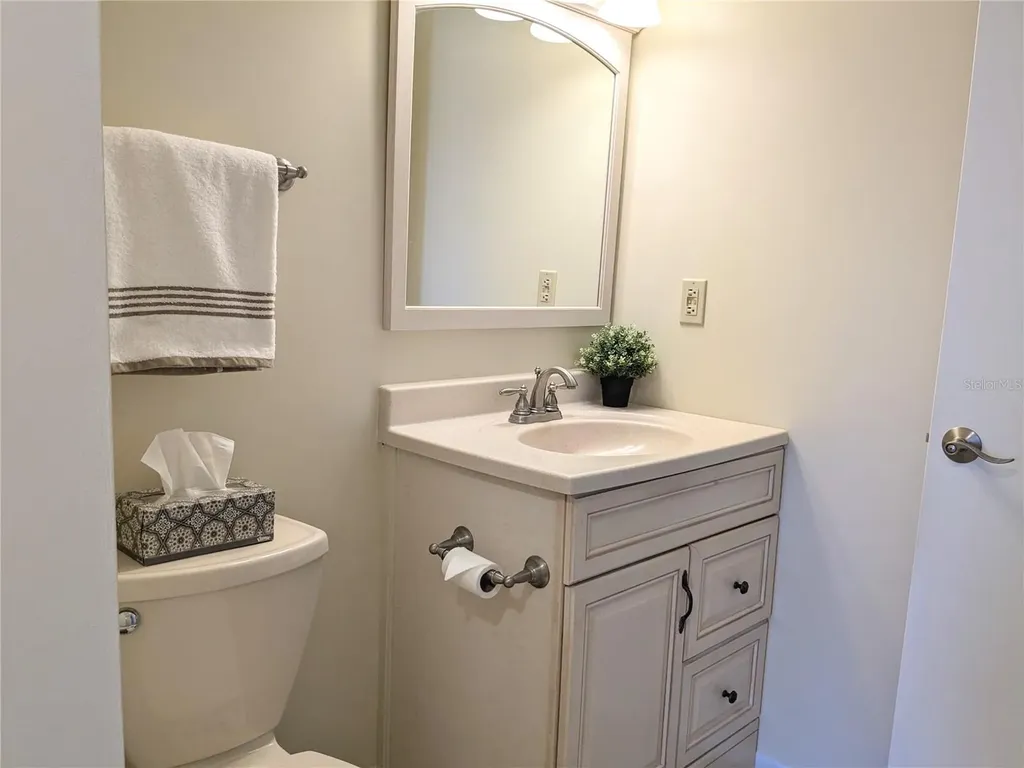 3739 Lake Bayshore Drive Bradenton FL 34205