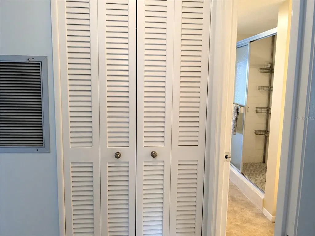3739 Lake Bayshore Drive Bradenton FL 34205