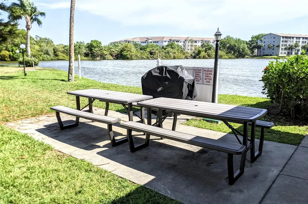 3739 Lake Bayshore Drive Bradenton FL 34205