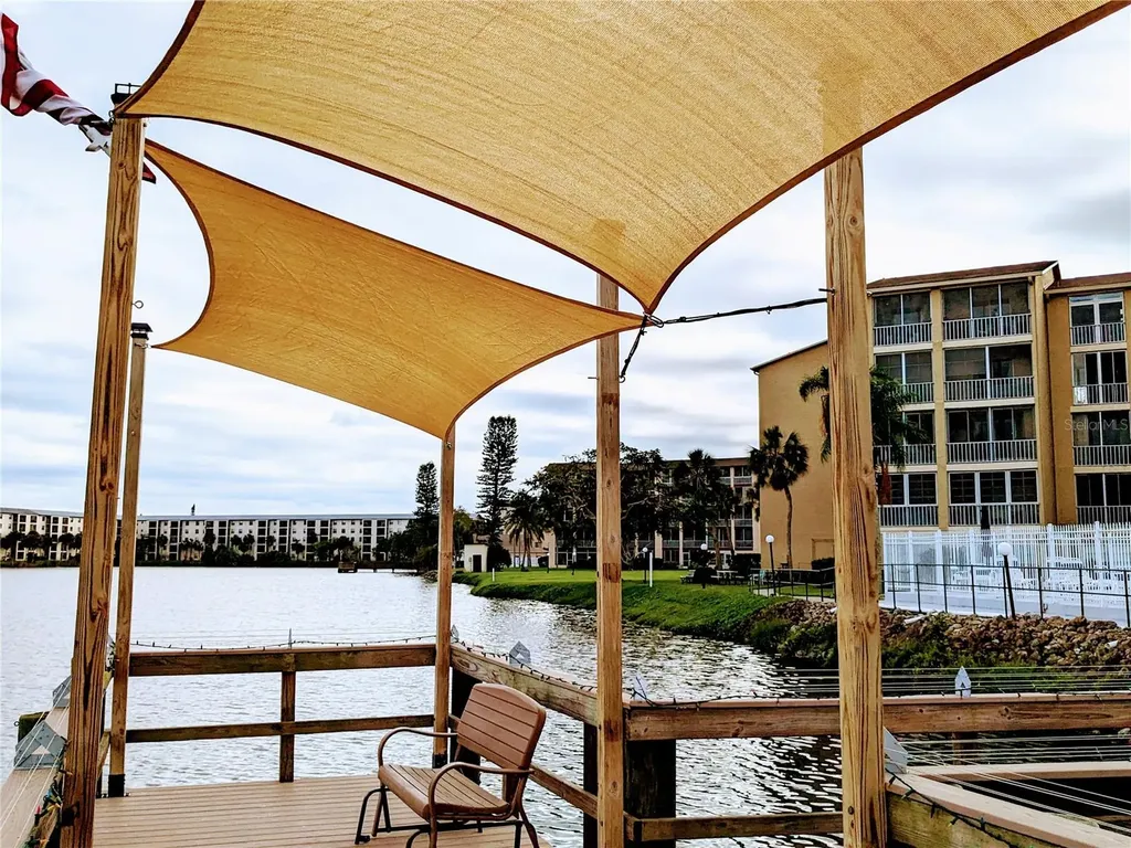 3739 Lake Bayshore Drive Bradenton FL 34205