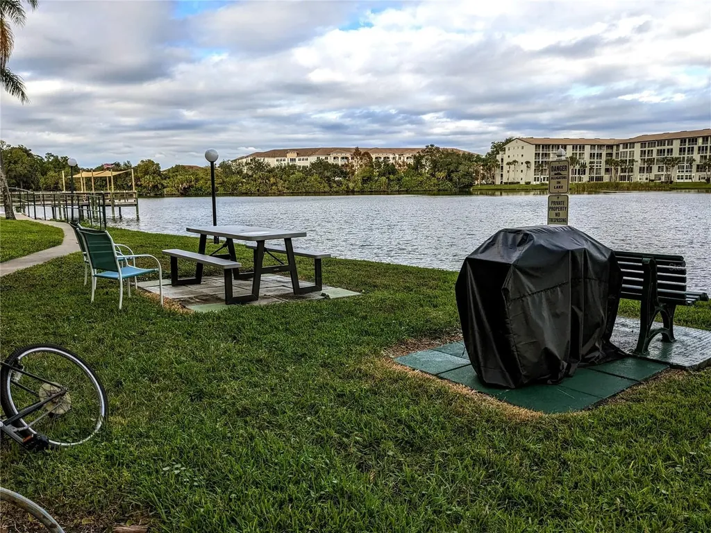 3739 Lake Bayshore Drive Bradenton FL 34205