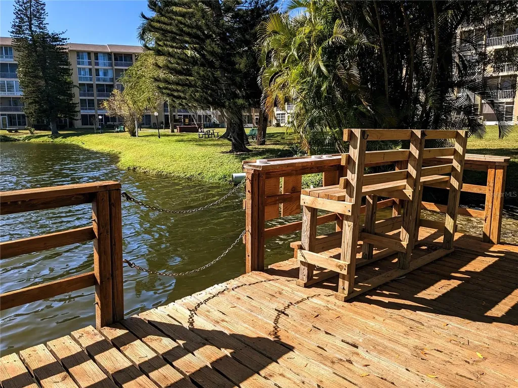 3739 Lake Bayshore Drive Bradenton FL 34205
