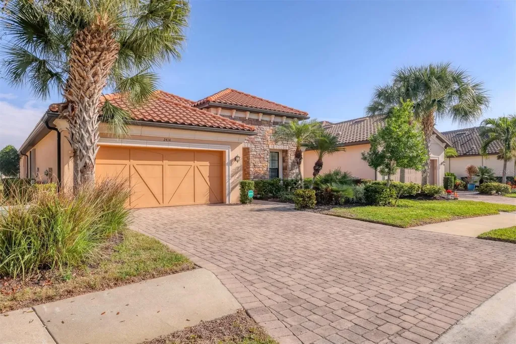 2414 Vaccaro Drive Sarasota FL 34231