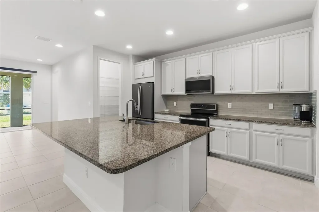 2313 Sunset Wind Loop Oldsmar FL 34677
