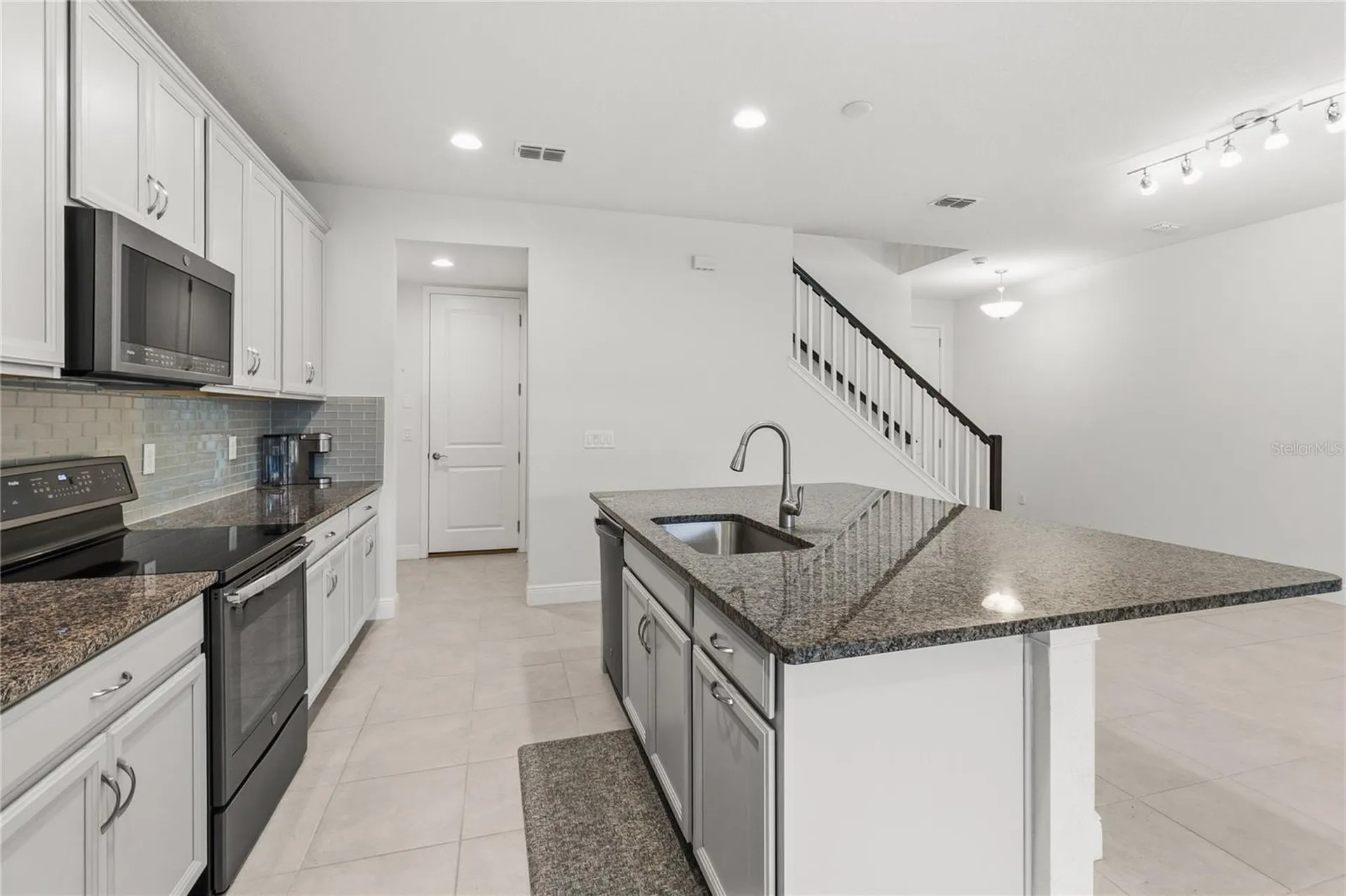 2313 Sunset Wind Loop Oldsmar FL 34677