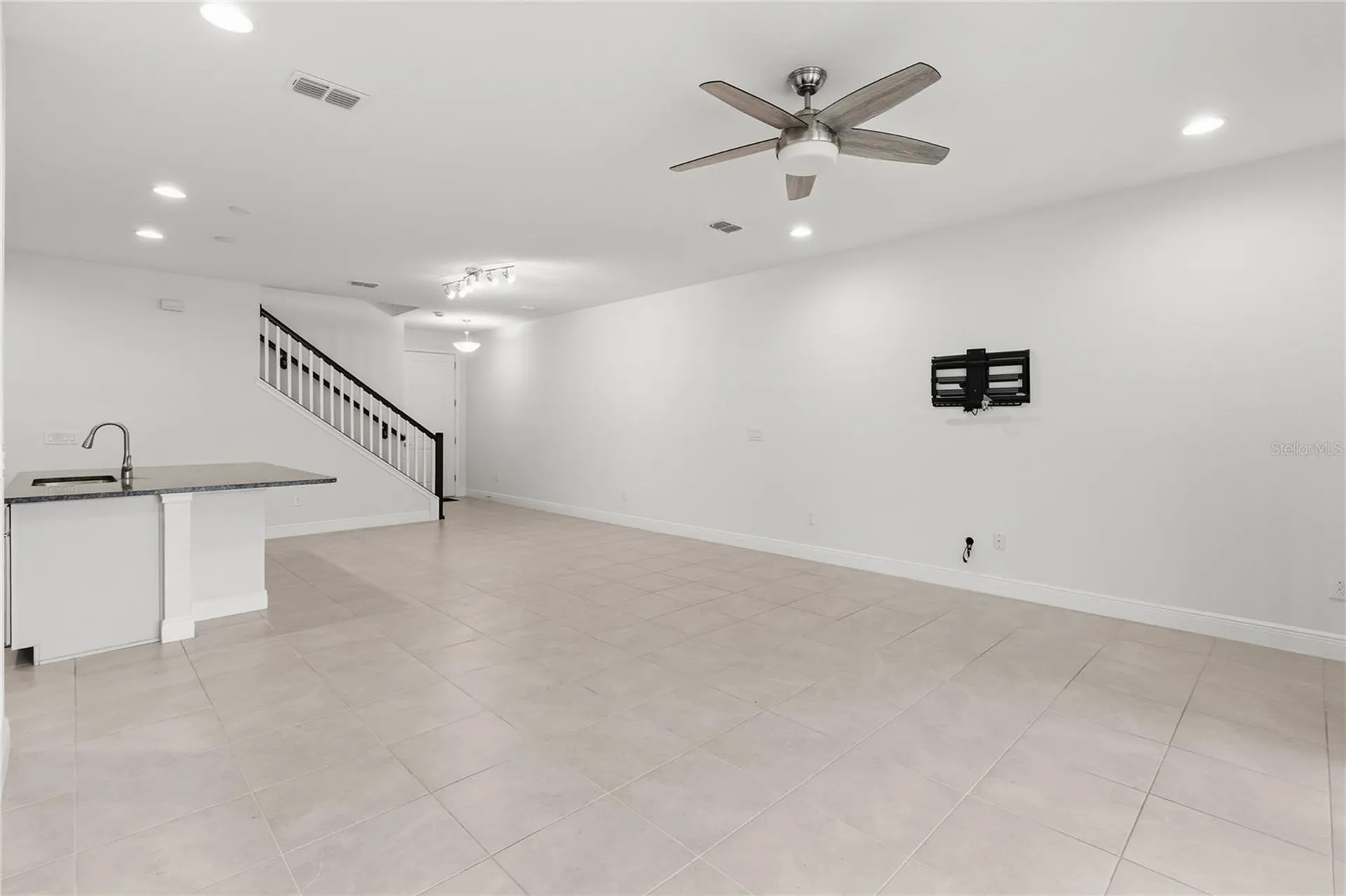 2313 Sunset Wind Loop Oldsmar FL 34677